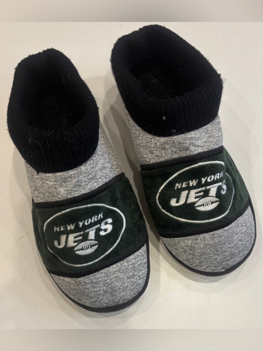 Forever Collectibles Kids New York Jets Grey, Green & Black Slip-On Slippers